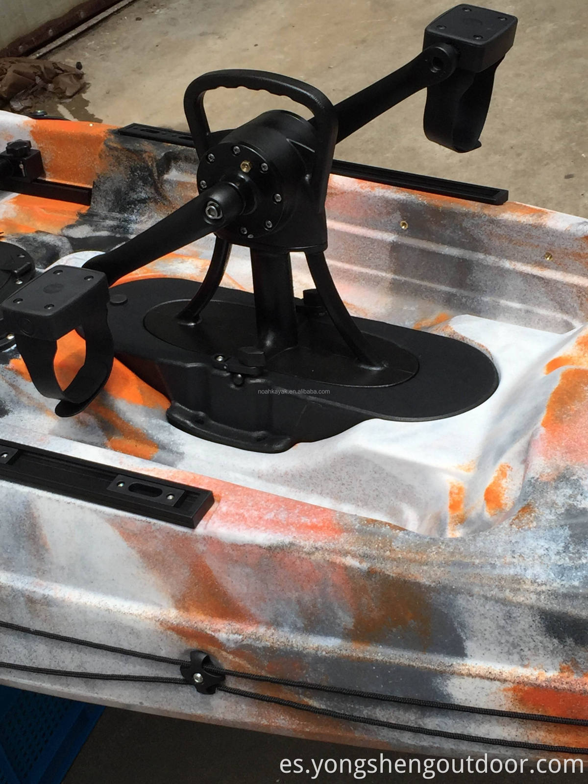 Kayak de pesca única de 3.6 metros Siéntate en la parte superior motor eléctrico y kayak de pedal